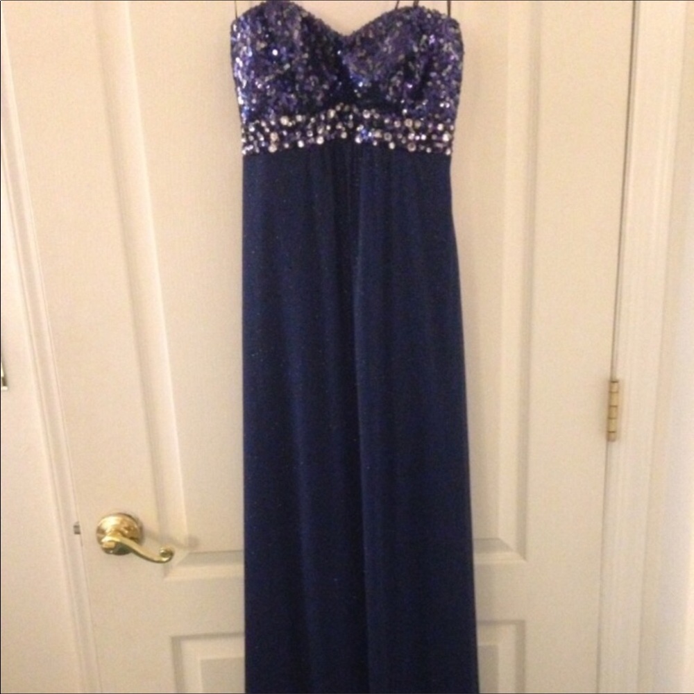 Navy Blue Strapless Gown Size 5 New with tags
